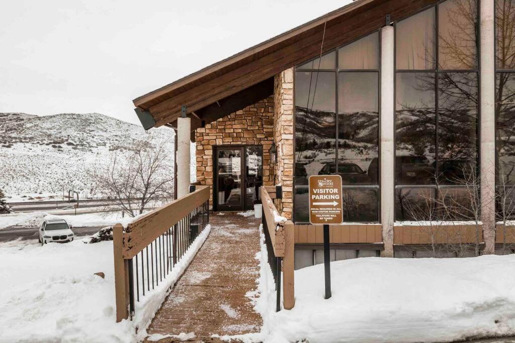 Cozy Top Floor Condo With Mountain Views Park Stadt Exterior foto